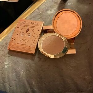 Charlotte Tilbury Glow Glide Highlighter - Radiant Gold